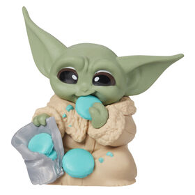 Star Wars The Bounty Collection Series 4 The Child Figure 2.25-Inch-Scale Cookie Eating Pose