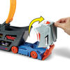 Hot Wheels - Coffret piste Transporteur Cascades - Édition anglaise