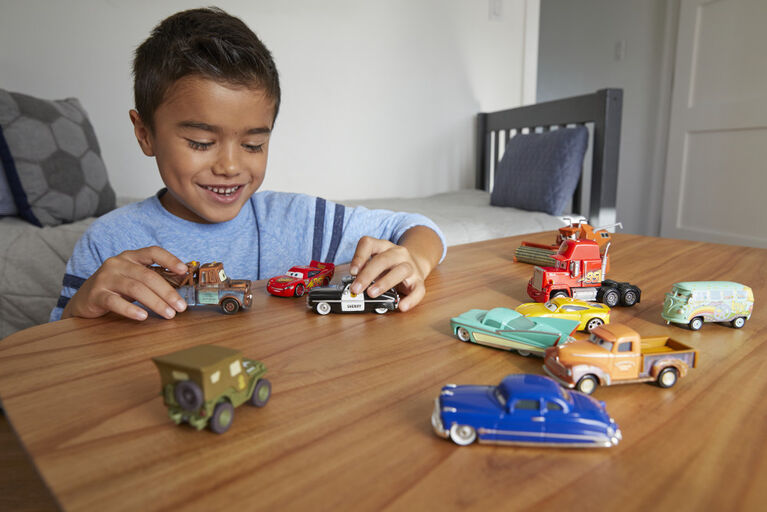 Disney Pixar Cars 3 Sally Die-cast Vehicle - English Edition