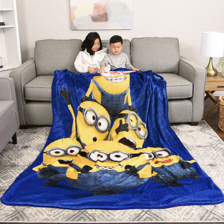 Despicable Me Minions Kids Oversized Blanket, (60x90)