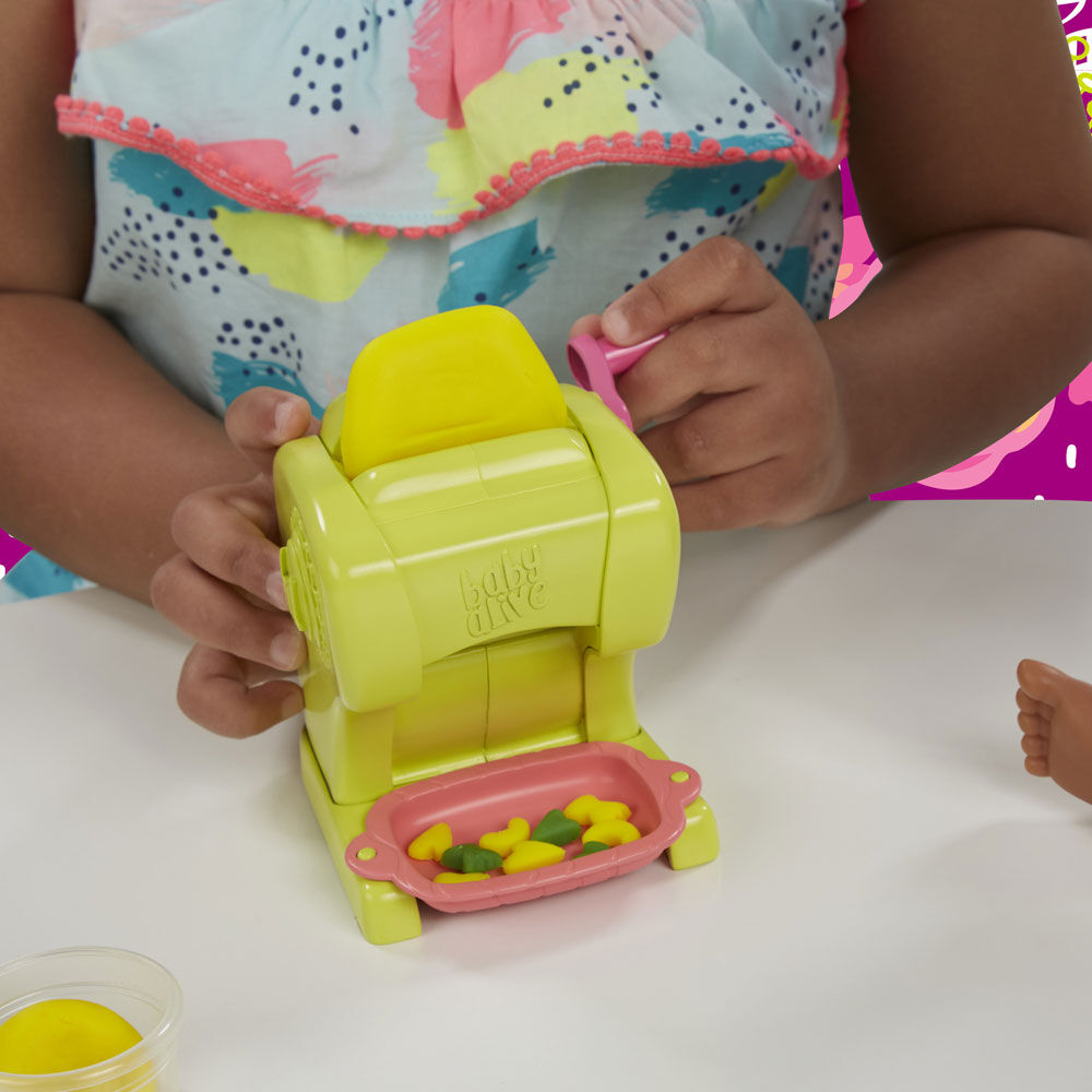 baby alive mange des pates