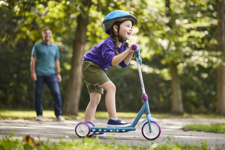 Frozen 2 Electro-Light 3-Wheel Preschool Scooter, white