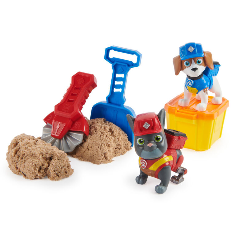 Rubble & Crew, Charger and Wheeler Action Figures Set, with 3 oz of Kinetic Build-It Sand and 2 Hand Held Building Toys