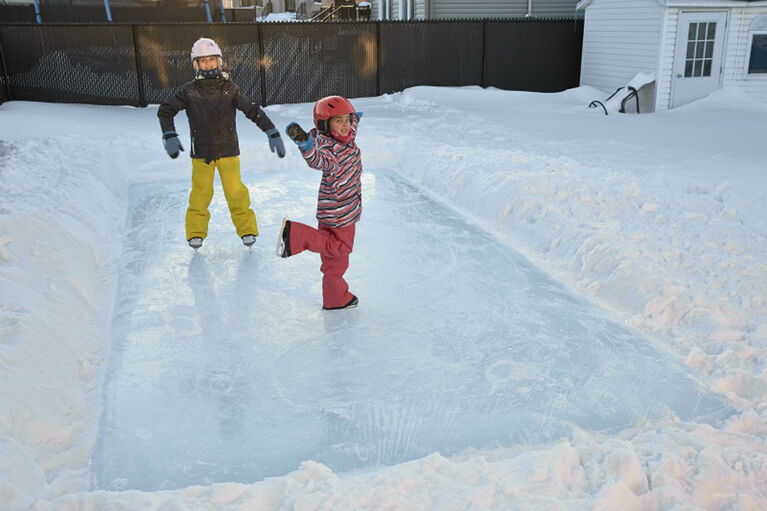 Simple Rink 10 X 20 Backyard Skating Rink Toys R Us Canada