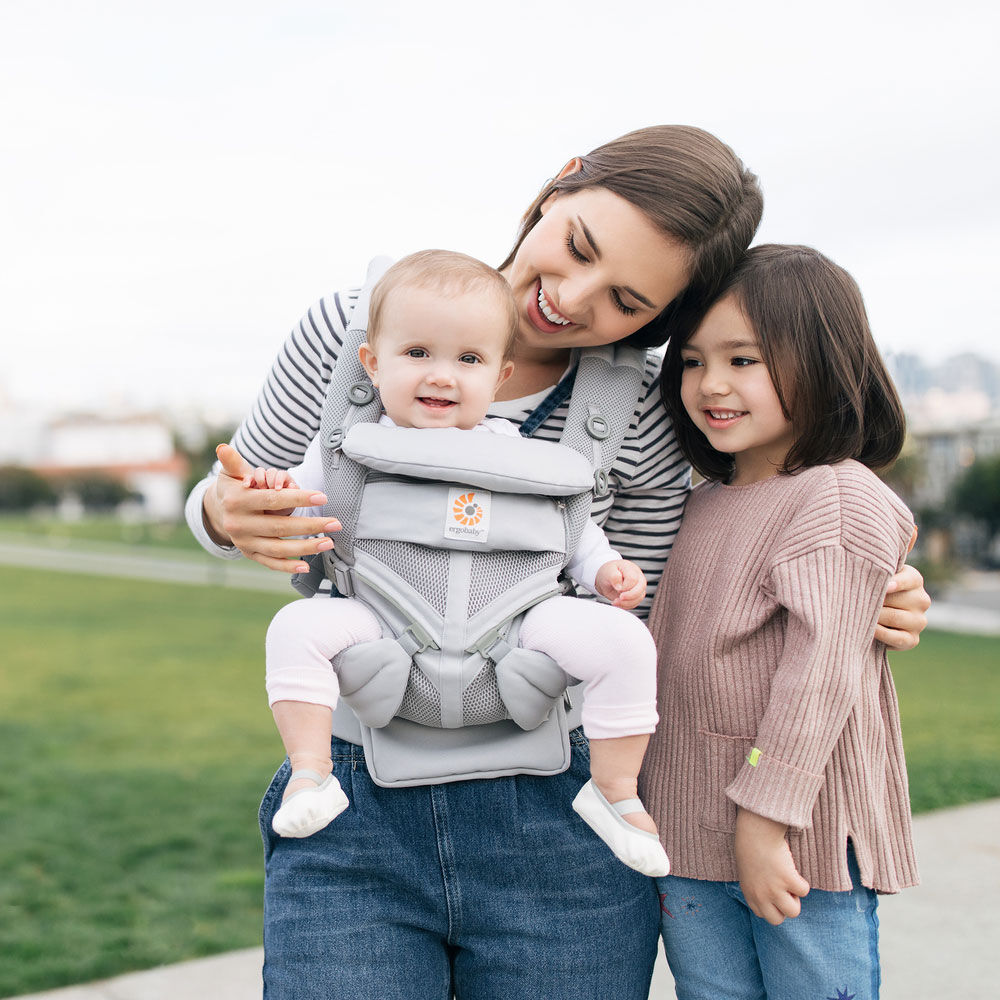 Toys r us ergobaby deals 360
