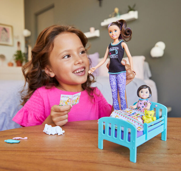 Coffret de jeu Heure du coucher Skipper Babysitters Inc. Barbie avec poupée Skipper, poupée Tout-petit et plus encore