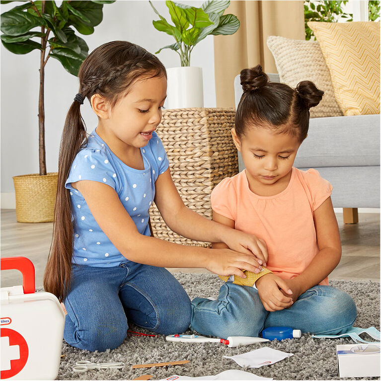Trousse de premiers soins Little Tikes, jouet réaliste de docteur pour enfants, comprend 25 accessoires