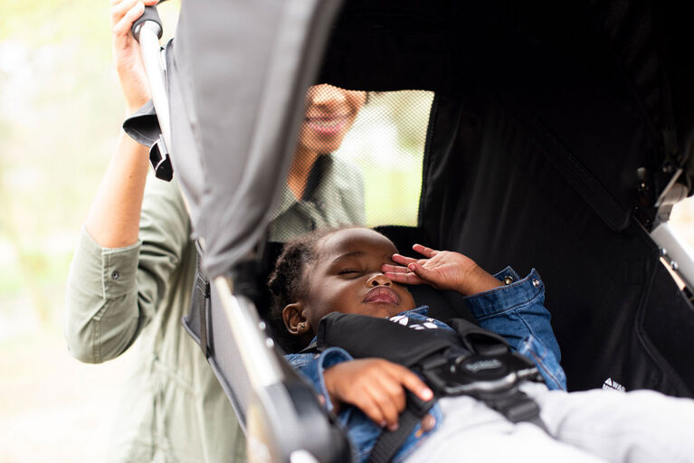 Poussette B-Lively de Britax - Raven.