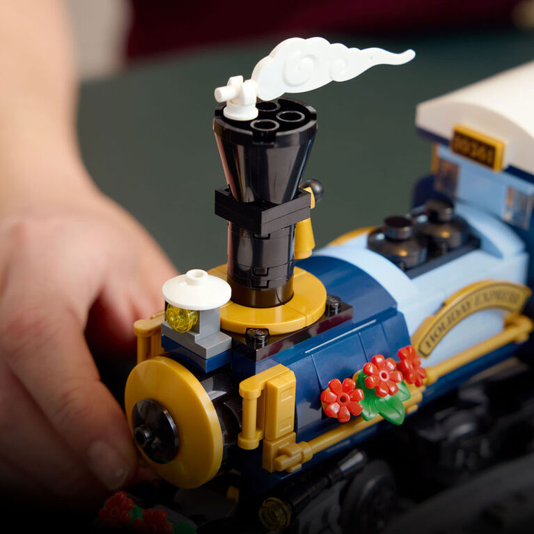 LEGO Icons Le Train Express Festif, Ensemble de Construction, Id&eacute;e-Cadeau Amusante pour No&euml;l 10361