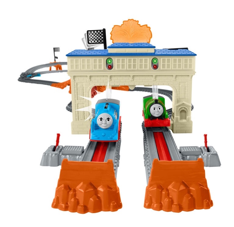 Thomas & Friends Trackmaster Thoms & Percy's Ralway Race Set - English Edition