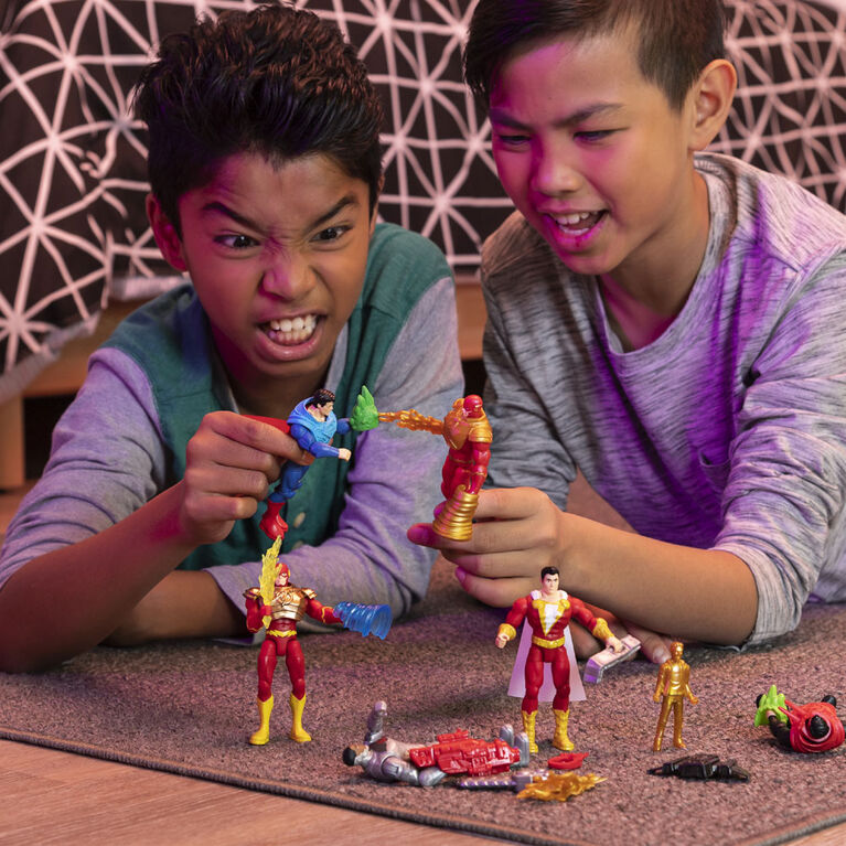 DC Comics 4-inch THE FLASH Action Figure with 3 Mystery Accessories, Adventure 3