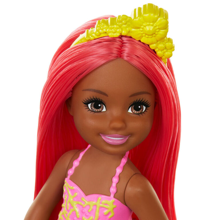 Barbie Dreamtopia Chelsea Mermaid Doll, 6.5-inch with Coral-Colored Hair and Tail