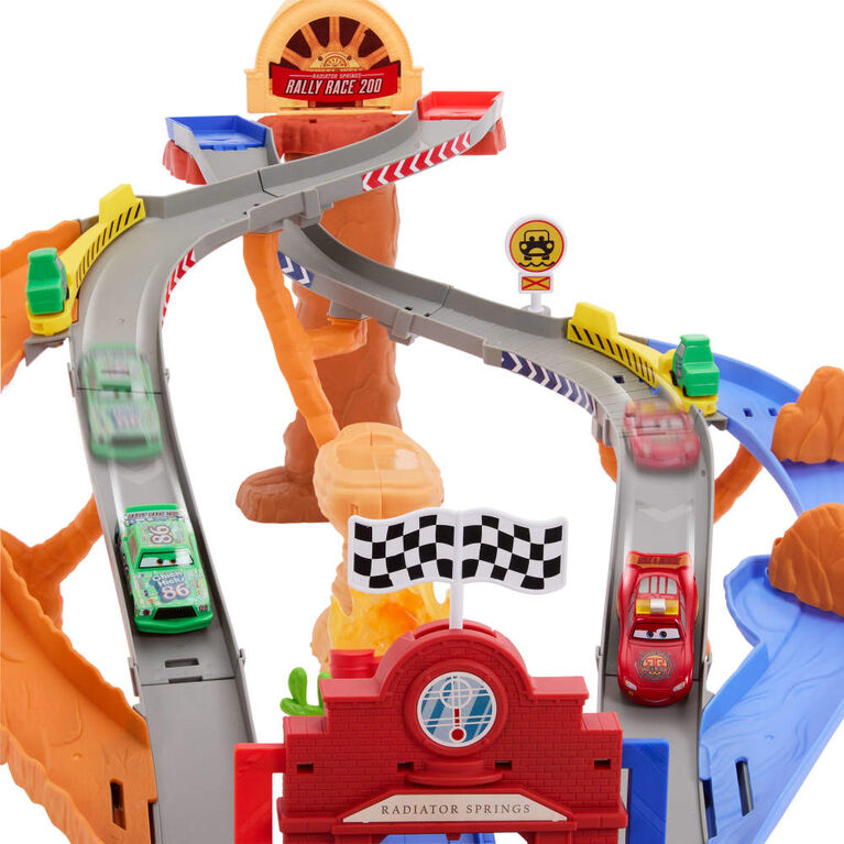 Disney and Pixar Cars Radiator Springs Race & Rescue Rescue Road Raceway Playset with 4 Toy Cars