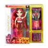 Rainbow High Ruby Anderson : poupée-mannequin rouge avec 2 tenues