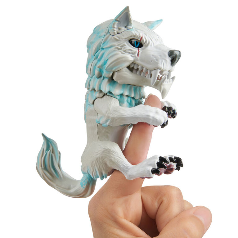 Fingerlings Untamed - Dire Wolf - Blizzard (White and Blue) - R Exclusive