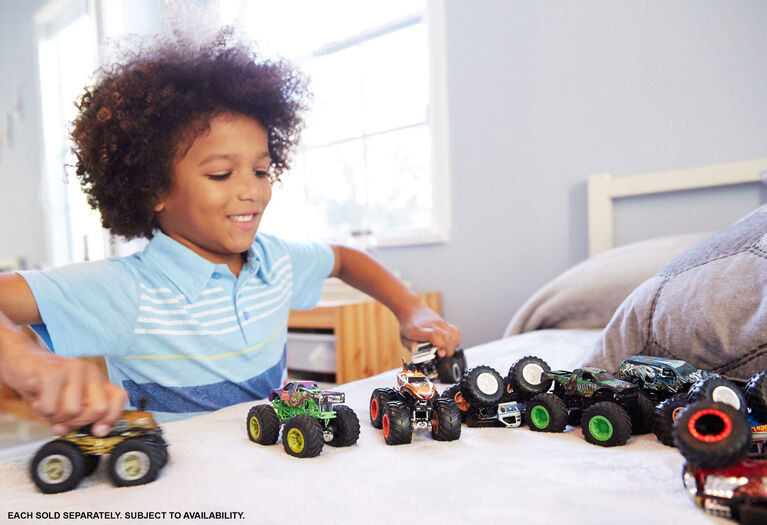 Hot Wheels Monster Trucks - Styles May Vary - English Edition