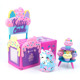 Cats vs Pickles! Condominium de Kitty Cakes