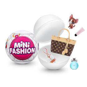 Chaque capsule comprend 5 surprises. Un mini sac à main Mini Fashion cousu main et 4 accessoires de mode surprise.