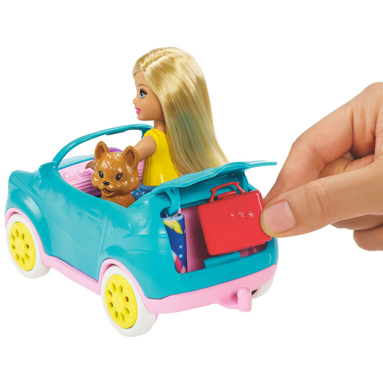 Coffret de jeu Caravane Barbie Club Chelsea avec poupée, chiot, voiture, caravane qui se transforme et accessoires