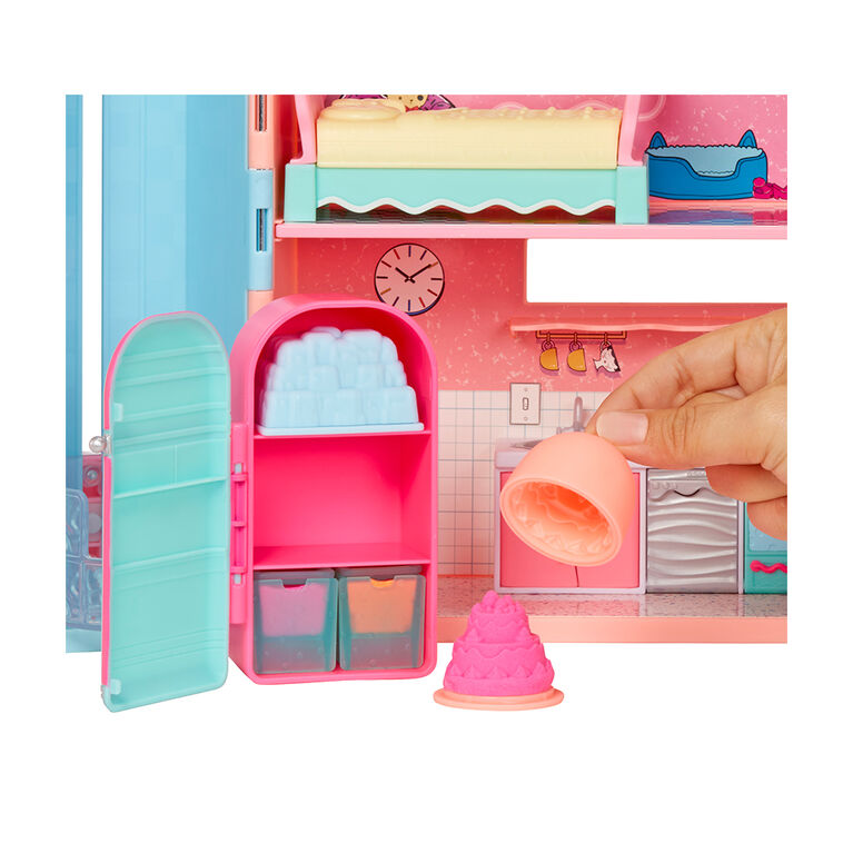 L.O.L. Surprise Squish Sand Magic House with Tot