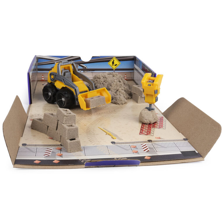 Kinetic Sand, Dig & Demolish Playset with 1lb Kinetic Sand and Toy Truck, Play Sand Sensory Toys