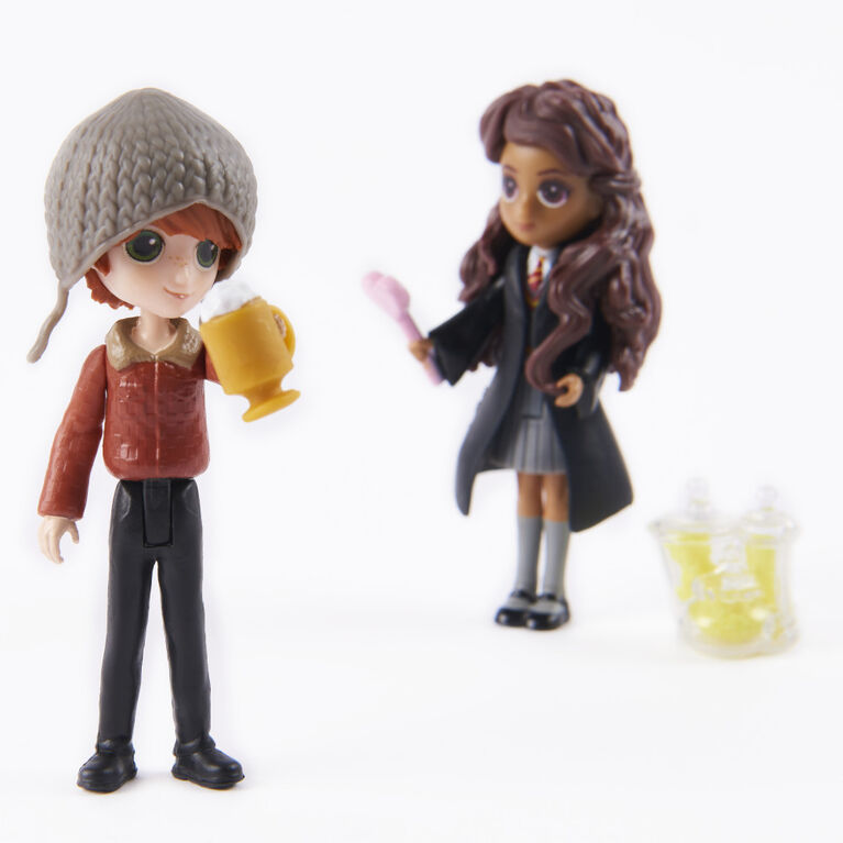 Wizarding World Harry Potter, Magical Minis, Coffret de figurines Ron Weasley et Parvati Patil avec 2 accessoires