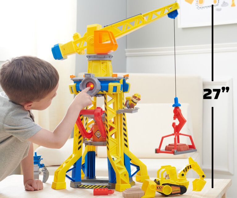 Rubble and Crew, coffret Bark Yard Crane Tower avec figurine articulée Ruben, bulldozer et sable Kinetic Build-It Play Sand