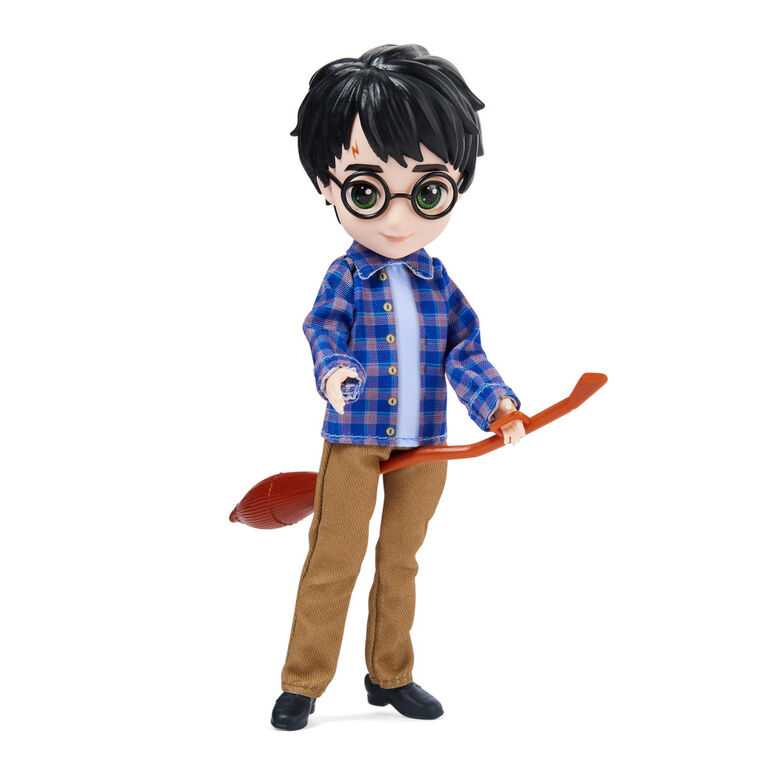 Wizarding World Harry Potter, 8-inch Harry Potter Doll Gift Set with Invisibility Cloak and 5 Doll Accessories