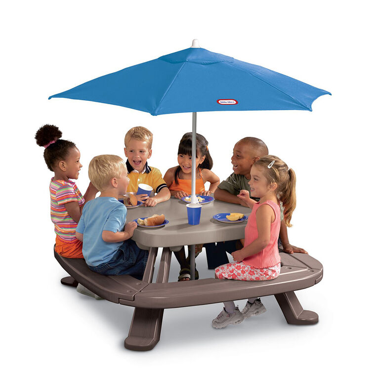 Little Tikes Fold n' Store Picnic Table with Market Umbrella - R Exclusive