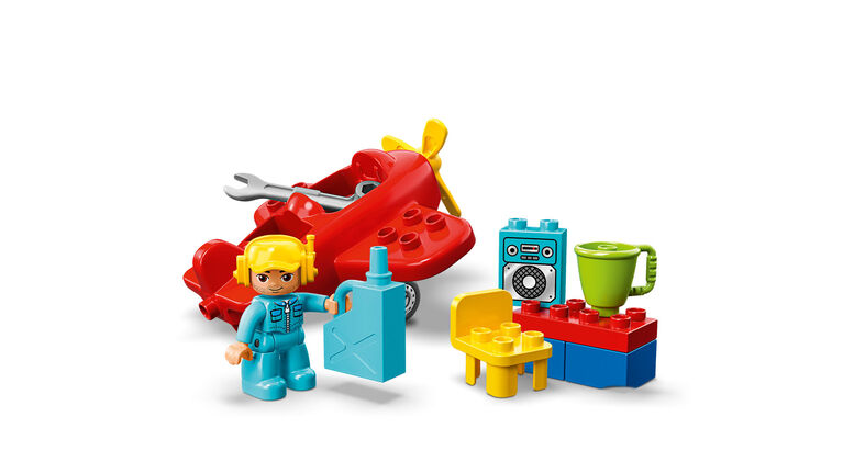 LEGO DUPLO Town L'avion 10908 (12 pièces)