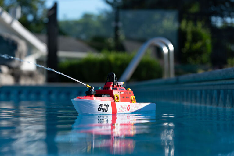 Le Litehawk Fire Rescue Boat