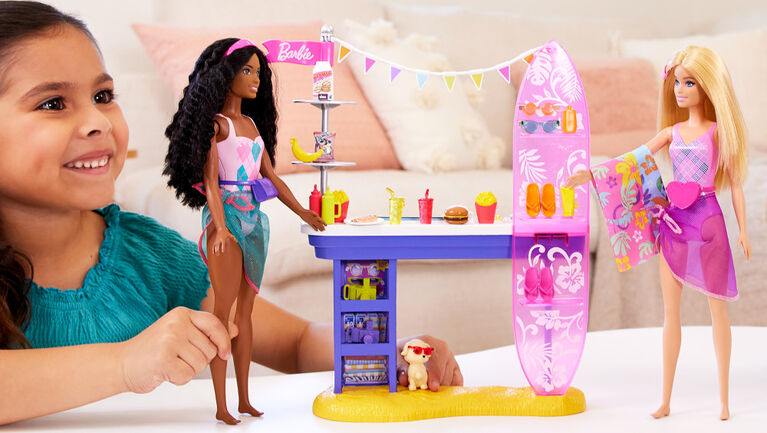 Barbie Beach Boardwalk Playset with Barbie "Brooklyn" and "Malibu" Dolls, 2 Stands and 30+ Accessories