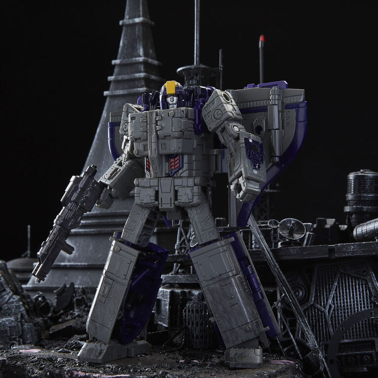 Transformers Generations War for Cybertron Leader WFC-S51 Astrotrain Triple Changer Action Figure