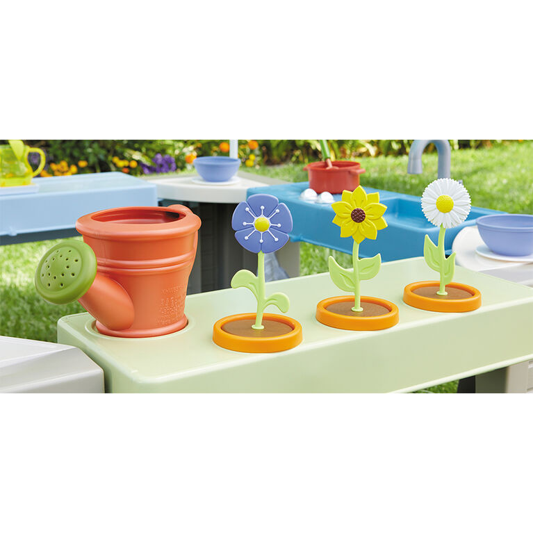 Maisonnette de jeu de rôle de jardin Little Tikes avec cuisine factice, jardin et auvent