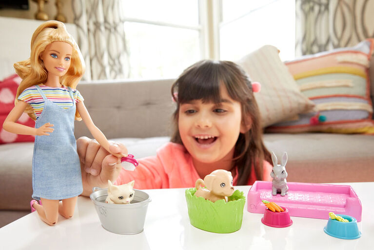 Barbie Play 'n' Wash Pets Playset with Blonde Barbie Doll and 3 Color-Change Animal Figures