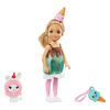 Poupée mode à costumer Barbie Club Chelsea vêtue d'un costume de cornet de crème glacée, blonde de 15,24 cm (6 po) avec lapin