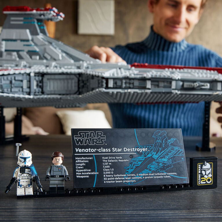 LEGO Star Wars Croiseur d'assaut de la République de classe Venator 75367 Ensemble de construction (5 374 pièces)