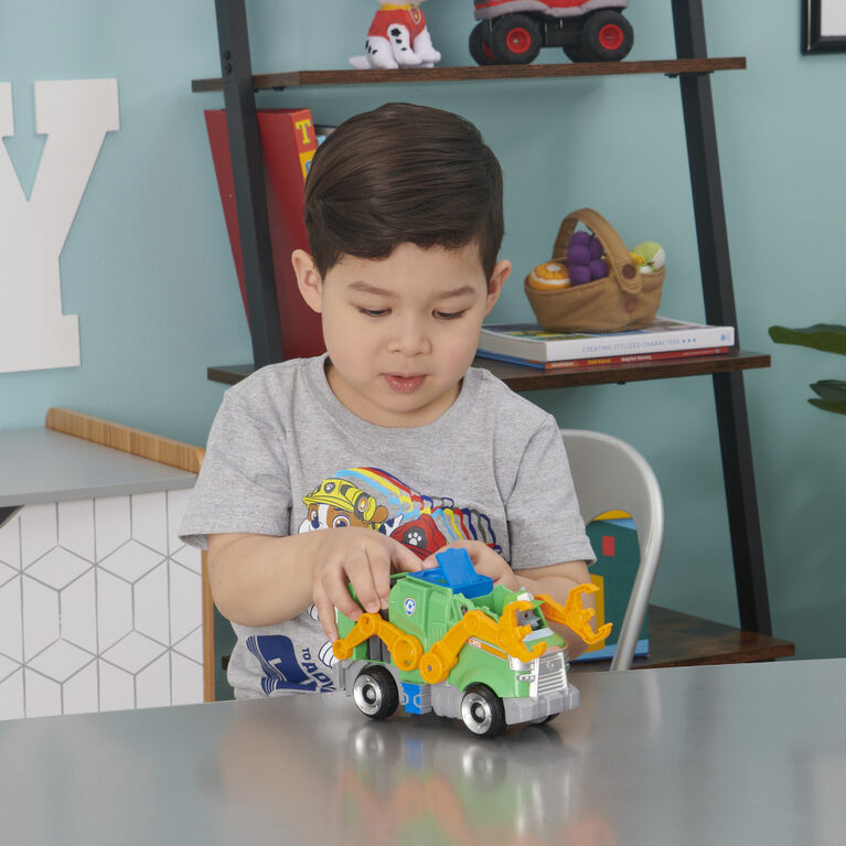 PAW Patrol, Rocky's Deluxe Movie Transforming Toy Car with Collectible Action Figure