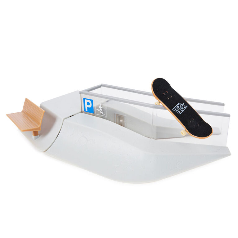 Tech Deck, Build-A-Park World Tour, Landhausplatz (Austria), Ramp Set with Signature Fingerboard - English Edition