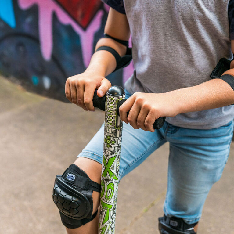 XOOTZ Pogo Stick Industrial, Green/Black