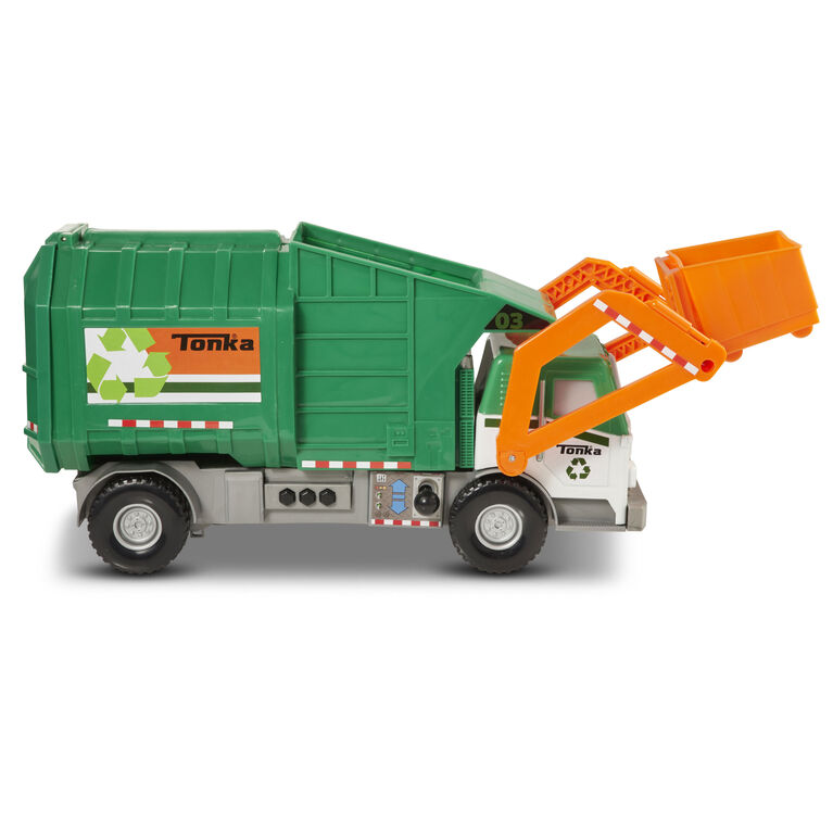 Garbage Truck Images Bilscreen Garbage truck icons and vector packs for sketch, adobe illustrator, figma and websites. garbage truck images bilscreen
