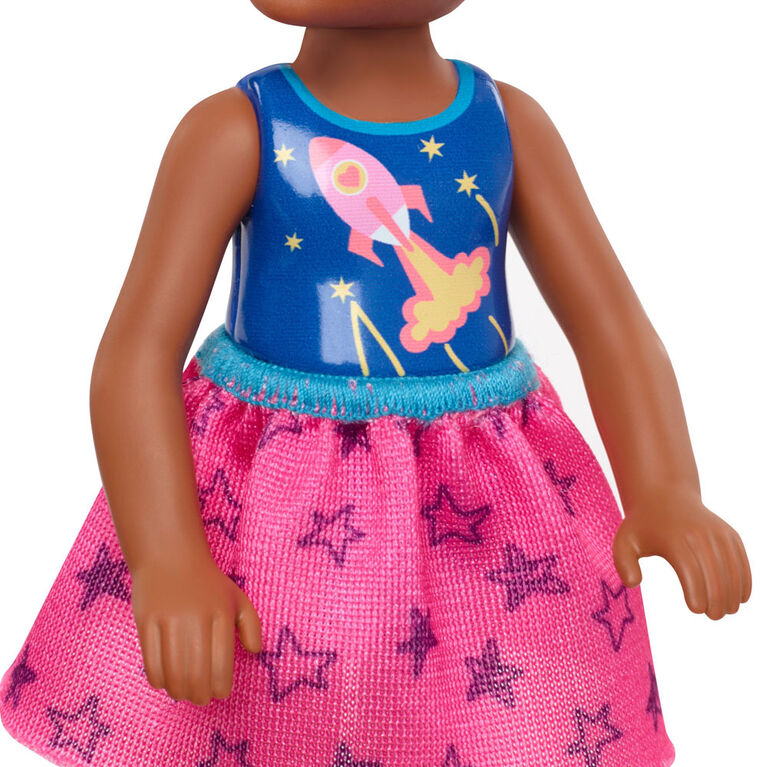 Barbie Club Chelsea Doll, 6-inch Brunette Doll with Space-Themed Graphic