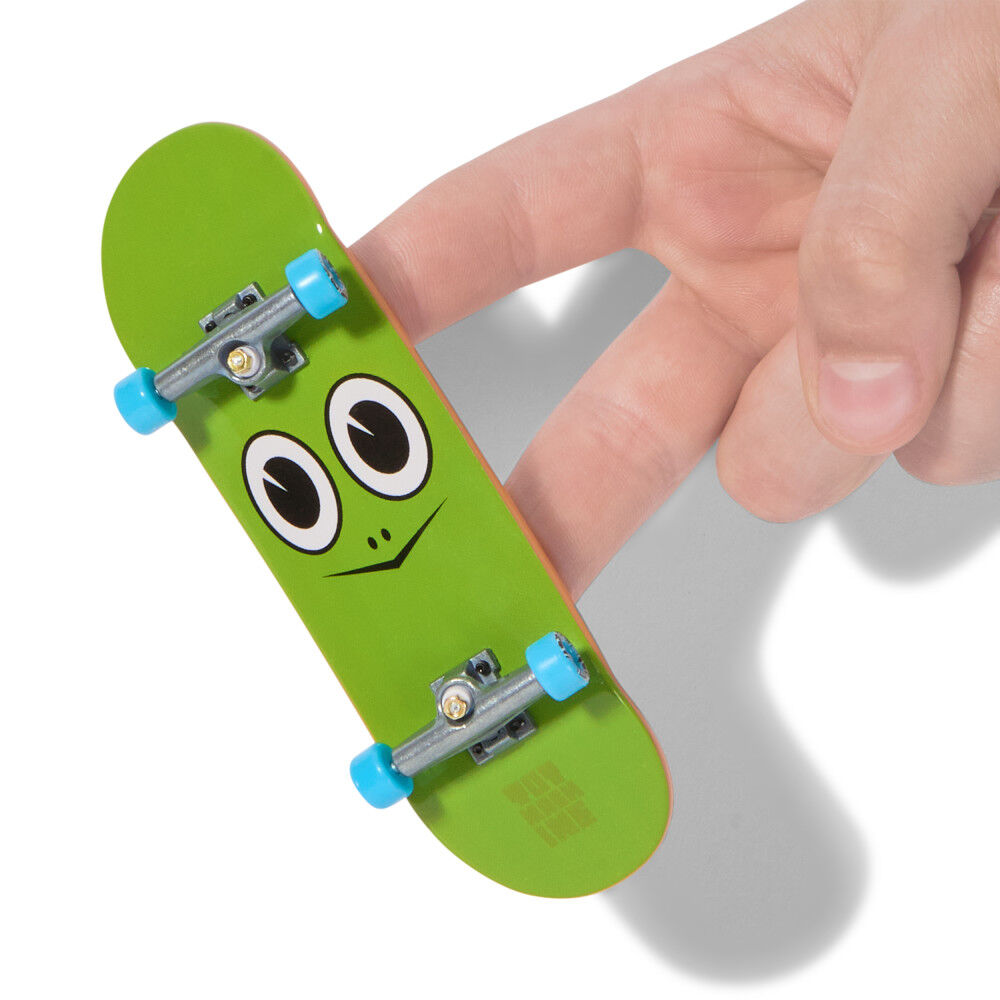 Tech Deck, Ultra DLX Fingerboard 4-Pack, Toy Machine Skateboards, Collectible and Customizable Mini Skateboards