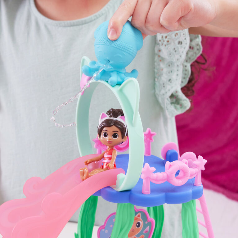 Gabby's Dollhouse, Purr-ific Pool Playset with Gabby and MerCat Figures, Color-Changing Mermaid Tails and Pool Accessories