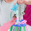 Gabby's Dollhouse, Coffret piscine senchationnelle avec figurines Gabby et Marine, Queues de sirène qui changent de couleur et accessoires de piscine