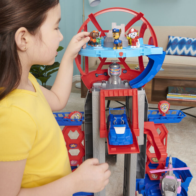 PAW Patrol, Ultimate City Tower du film transformable de 91 cm avec 6 figurines articulées à collectionner, véhicule, effets sonores et lumineux