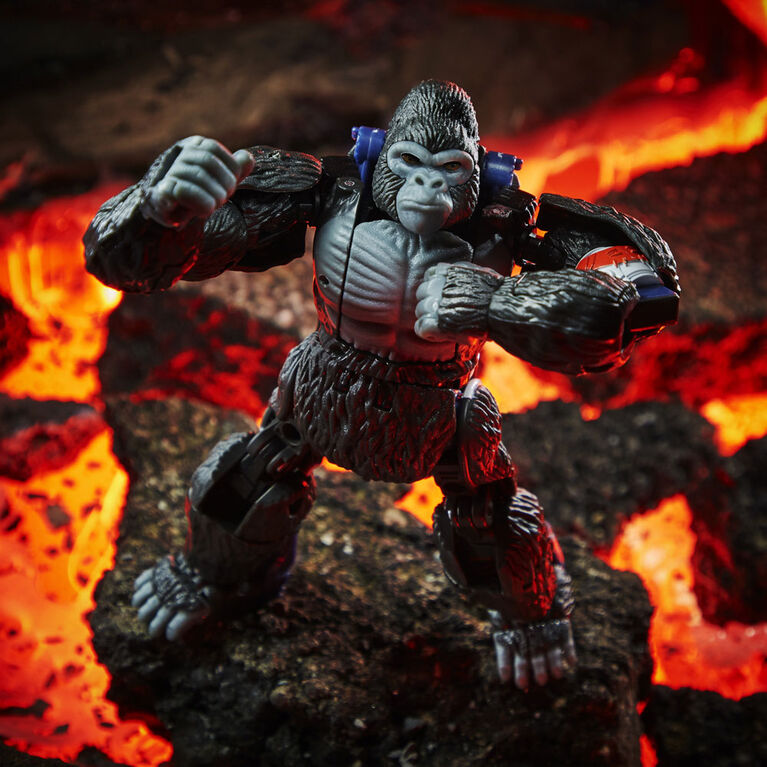 Transformers Voyager WFC-K8 Optimus Primal Action Figure