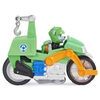 PAW Patrol, Deluxe Vehicle Moto Pups, Moto à rétrofriction de Rocky avec fonction roue arrière et figurine