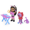 DreamWorks Gabby's Dollhouse, Kitty Karaoke Set with 2 Toy Figures, 2 Accessories, Delivery and Furniture Piece