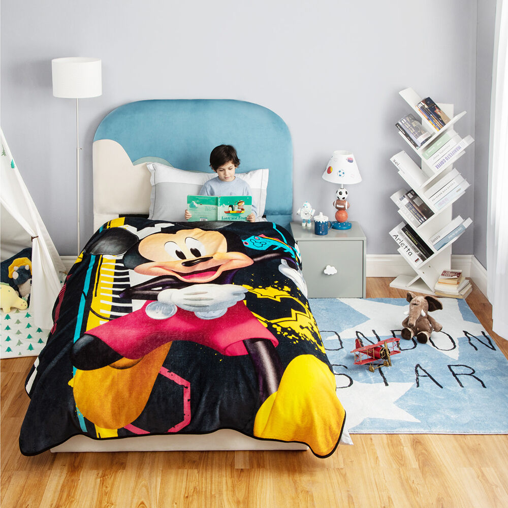 Disney Mickey Mouse Fleece Throw Blanket 60 x 80 inches